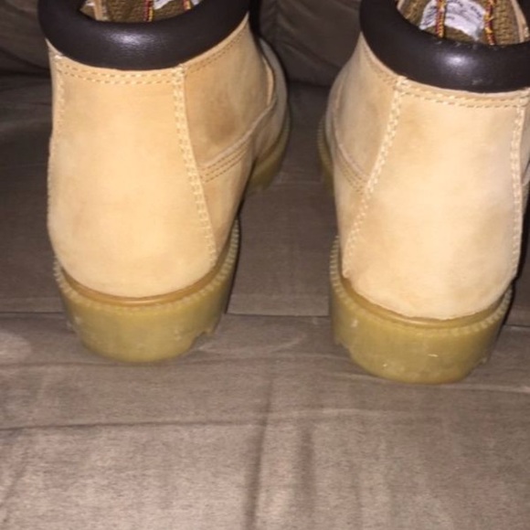 Women’s suede timberland boots - Picture 2 of 5